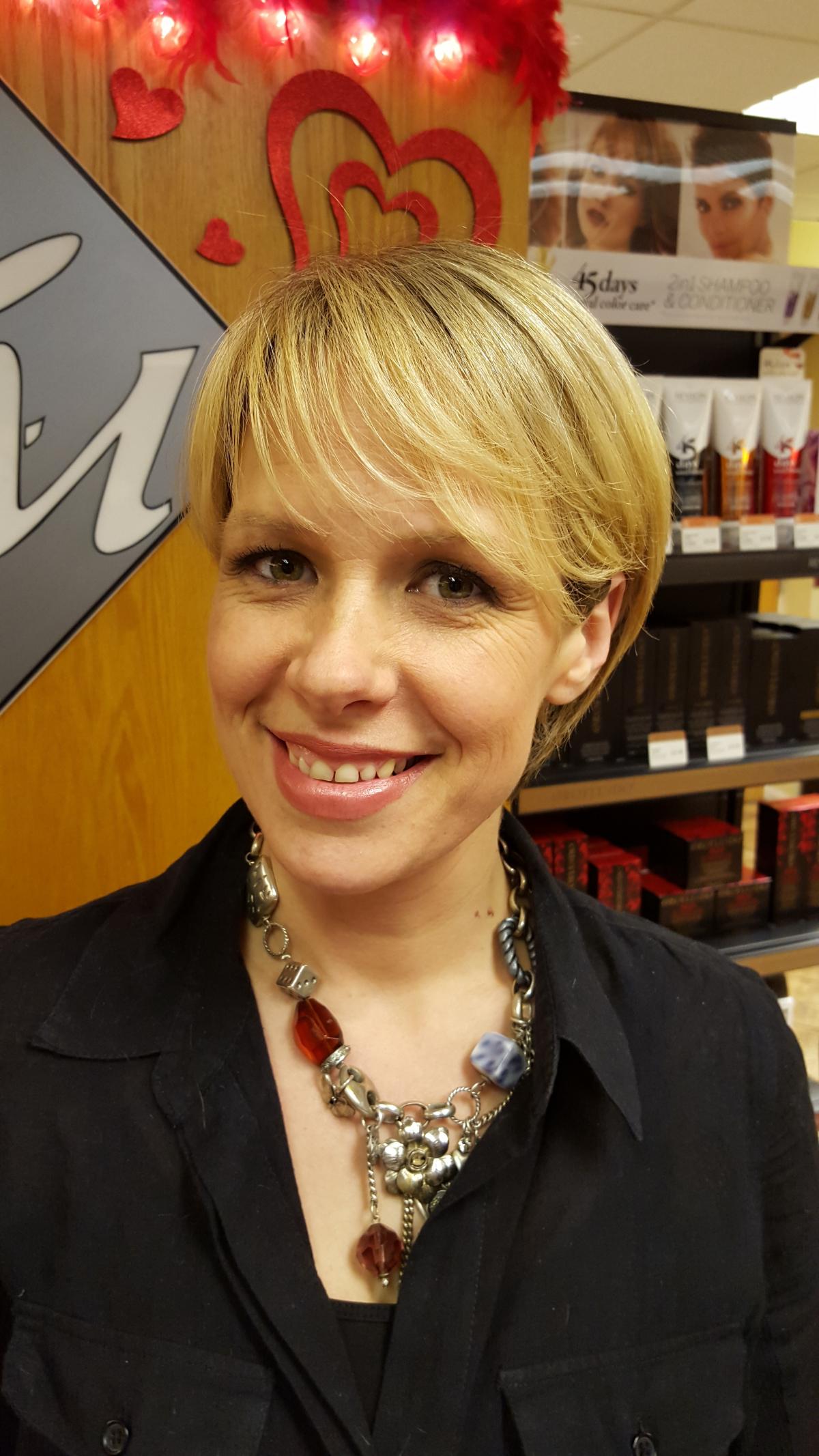 Deirdre Connor - Senior stylist